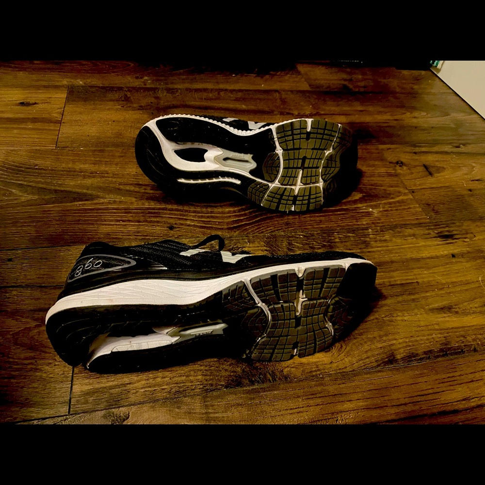 New Balance 860 V.9 running shoes